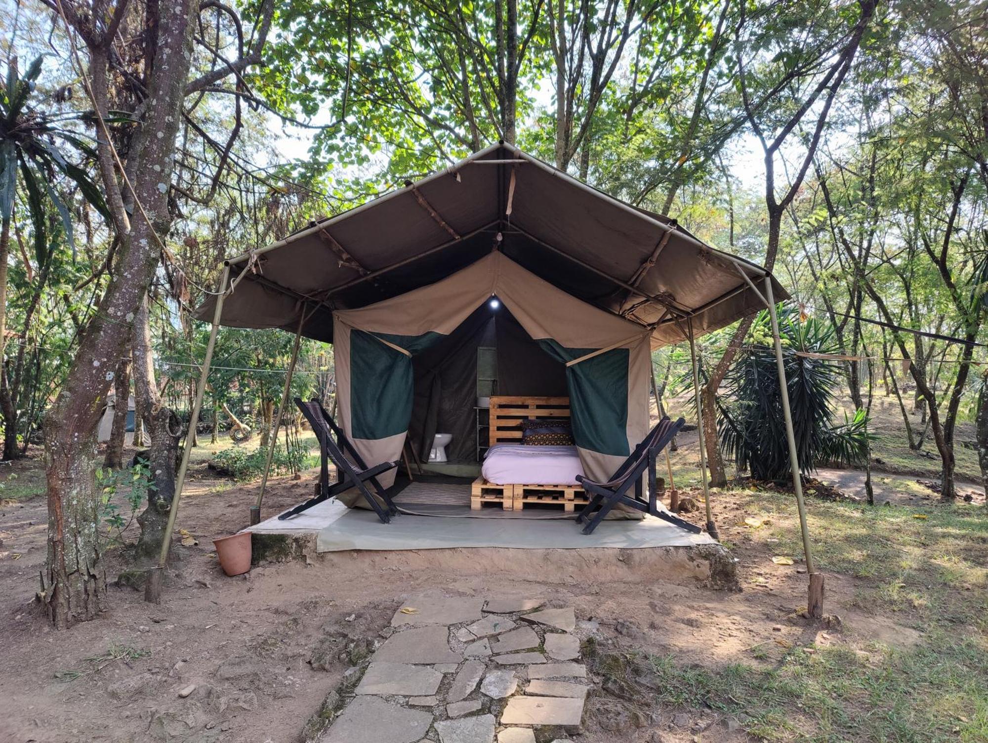 Red Rocks Rwanda - Campsite & Guesthouse Nyakinama Екстер'єр фото