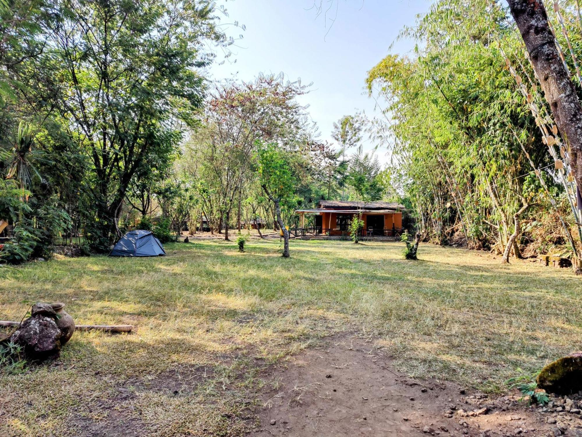 Red Rocks Rwanda - Campsite & Guesthouse Nyakinama Екстер'єр фото